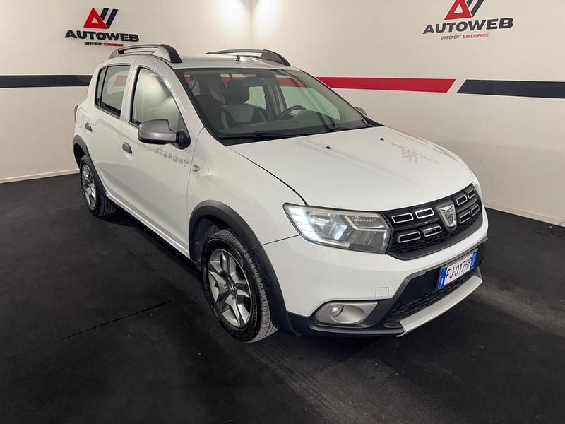Usata Dacia Sandero 90 CV (66 kW) 2017 Bianco Berlina