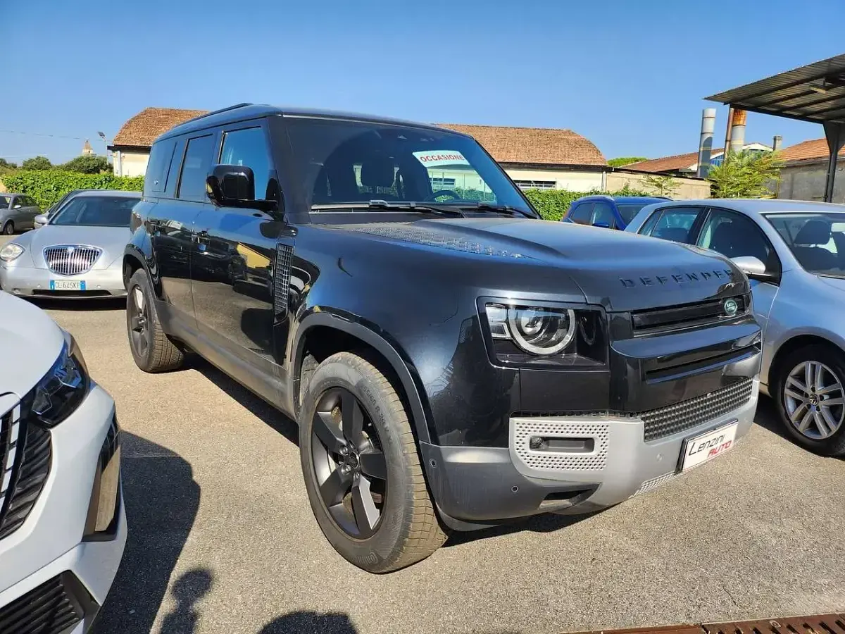 Usata Land Rover Defender SE 200 CV (147 kW) 2023 Nero SUV