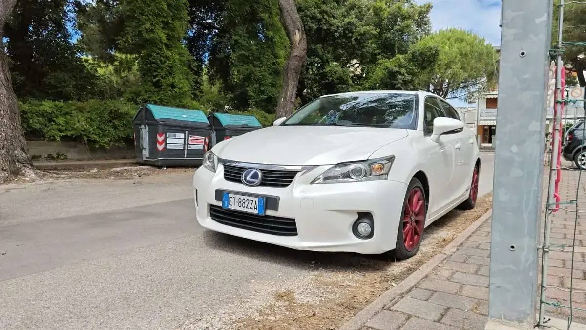 Usata Lexus CT200h 99 CV (72 kW) 2014 Berlina