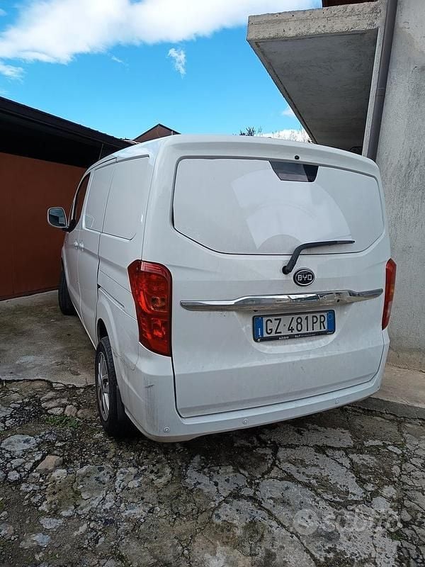 Usata BYD ETP3 100 kW (136 CV) 2025 Bianco Furgone