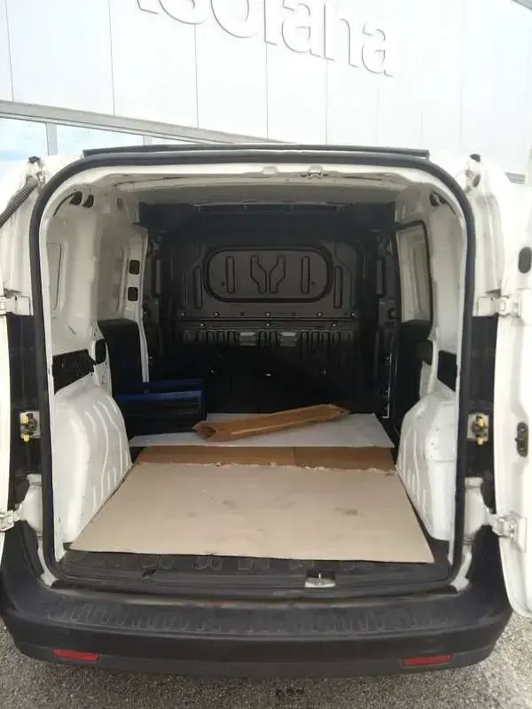 Usata Fiat Doblò Easy 105 CV (77 kW) 2019 Bianco Monovolume