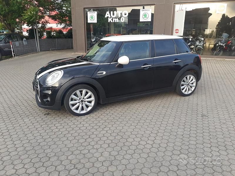 Usata Mini Cooper D Hype 116 CV (85 kW) 2018 Nero Utilitaria
