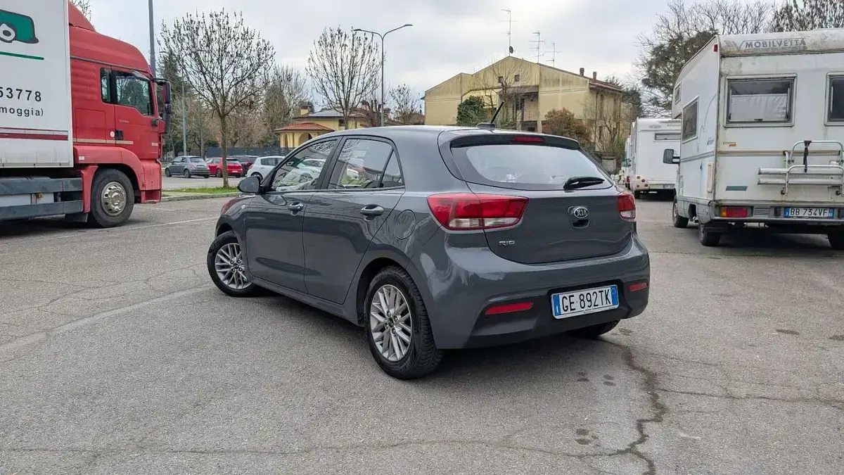 Usata Kia Rio Comfort 82 CV (60 kW) 2021 Berlina