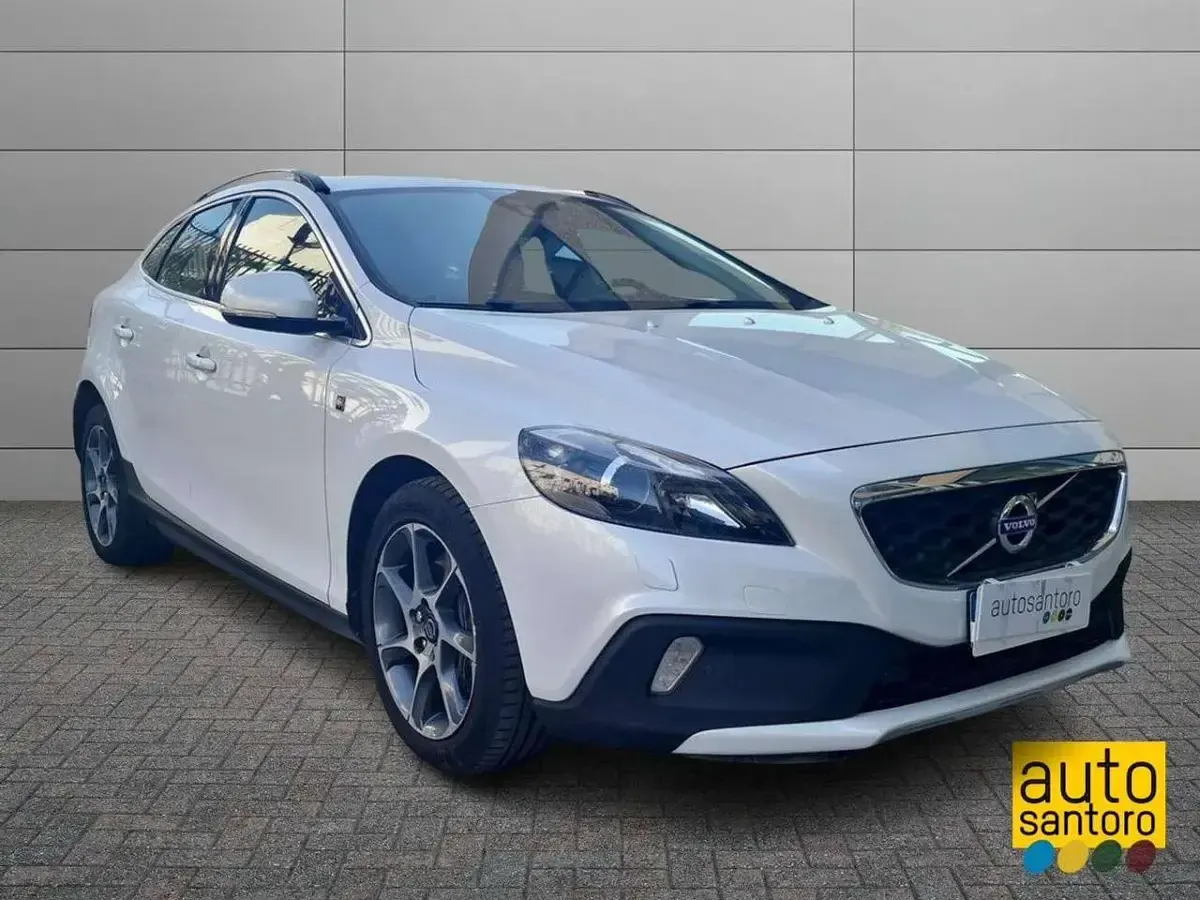 Usata Volvo V40 CC Kinetic 120 CV (88 kW) 2016 Bianco Station wagon