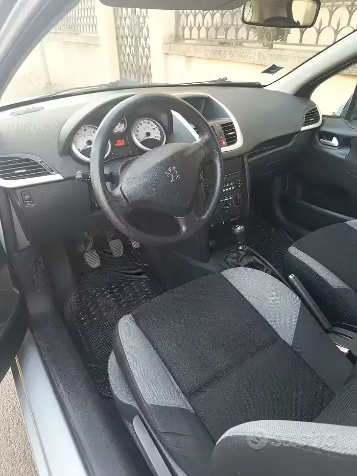 Usata Peugeot 207 68 CV (50 kW) 2009 Berlina