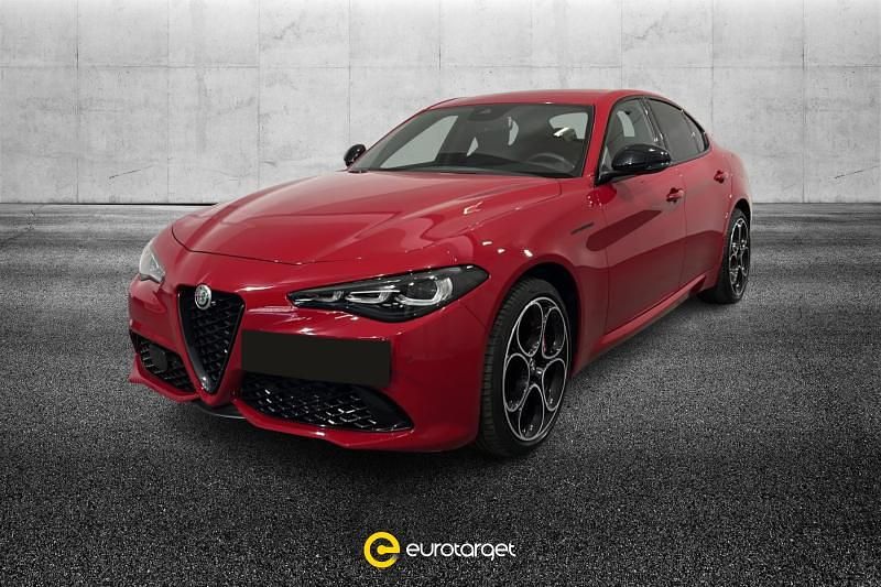 Usata Alfa Romeo Giulia Competizione 280 CV (205 kW) 2023 Rosso pastello Berlina