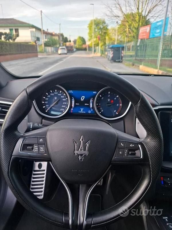 Usata Maserati Ghibli 275 CV (202 kW) 2019 Nero Berlina