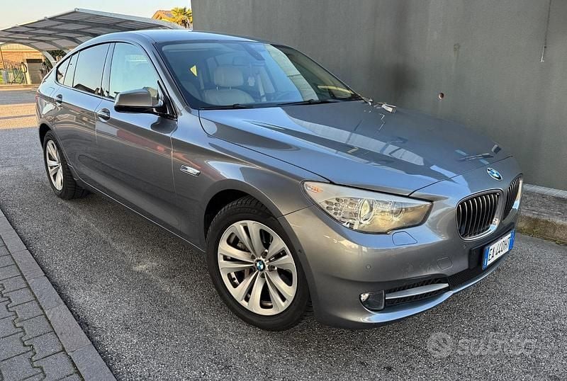 Usata BMW 530 Shadowline 245 CV (180 kW) 2010 Grigio Berlina