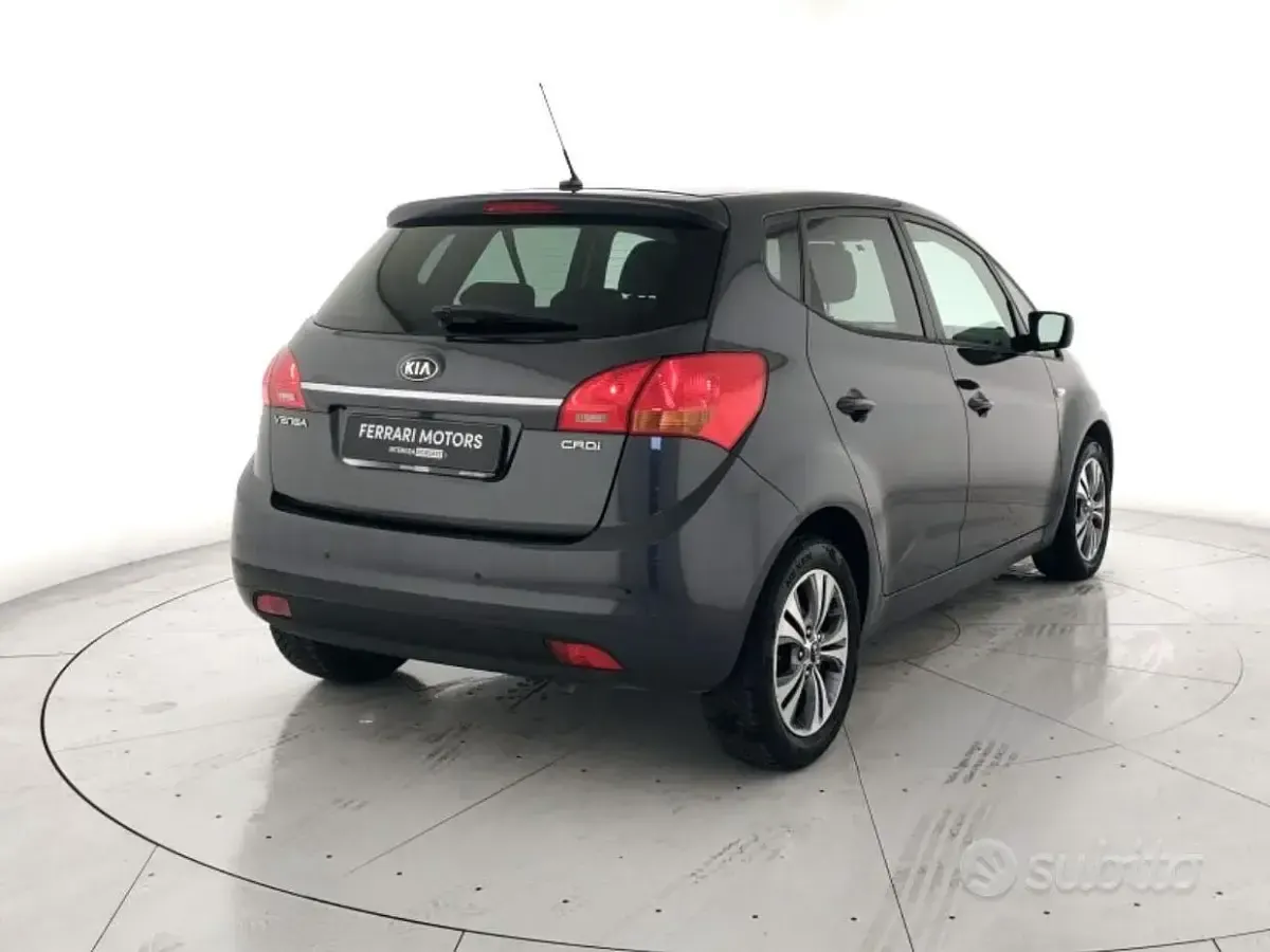 Begagnad Kia Venga Active 90 HK (66 kW) 2018 Svart Halvkombi