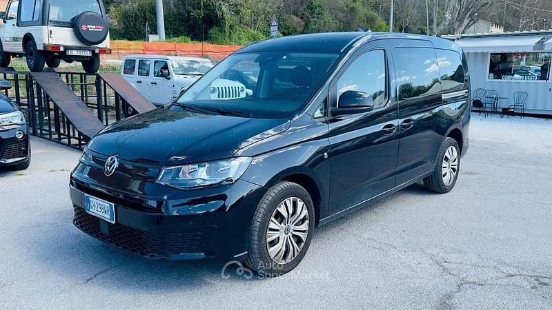Usata VW Caddy 122 CV (89 kW) 2022 Nero Monovolume