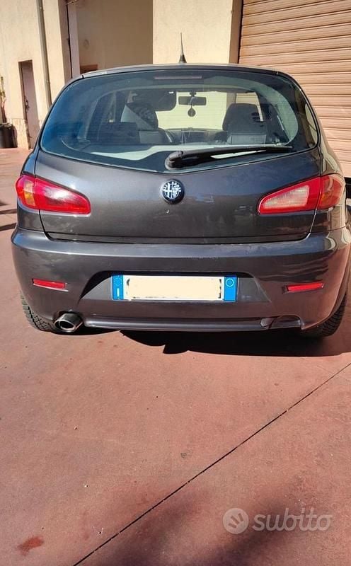 Usata Alfa Romeo 147 Progression 150 CV (110 kW) 2007 Grigio Utilitaria