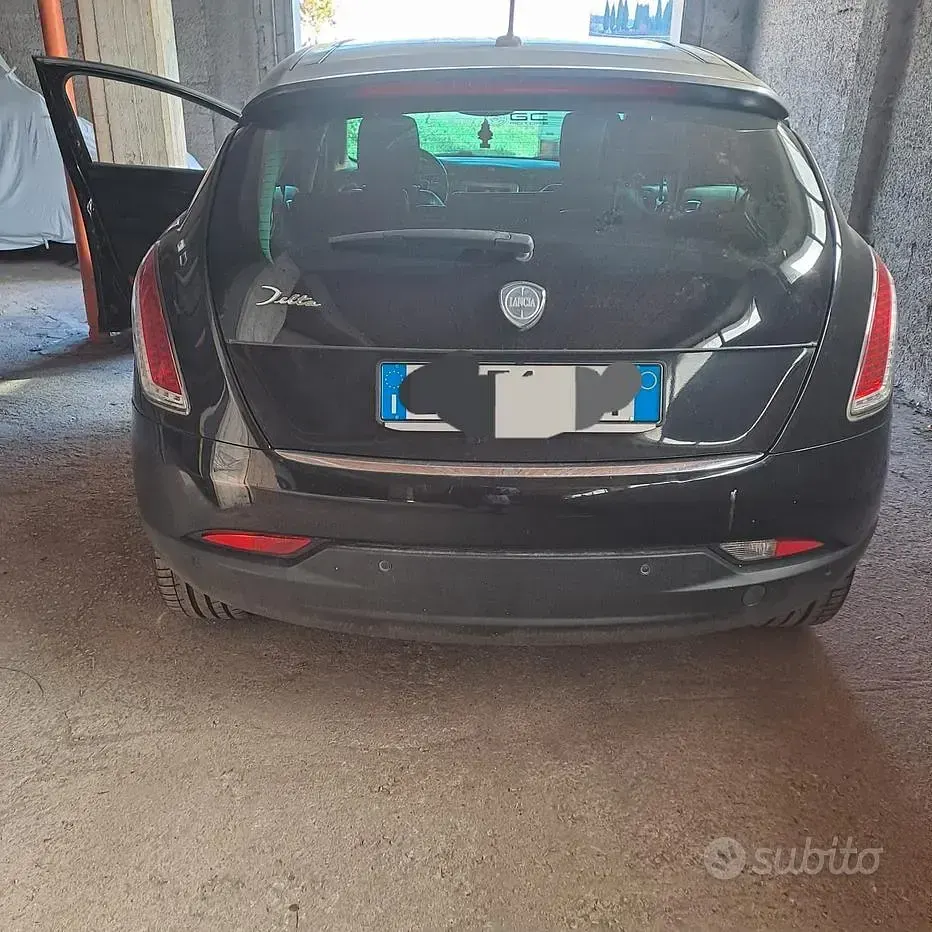 Usata Lancia Delta 120 CV (88 kW) 2008 Nero Utilitaria