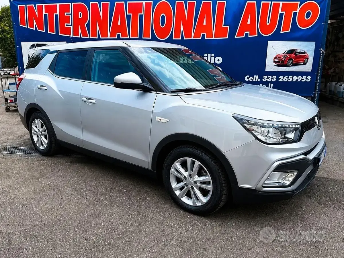 Usata SsangYong XLV 128 CV (94 kW) 2018 Grigio SUV