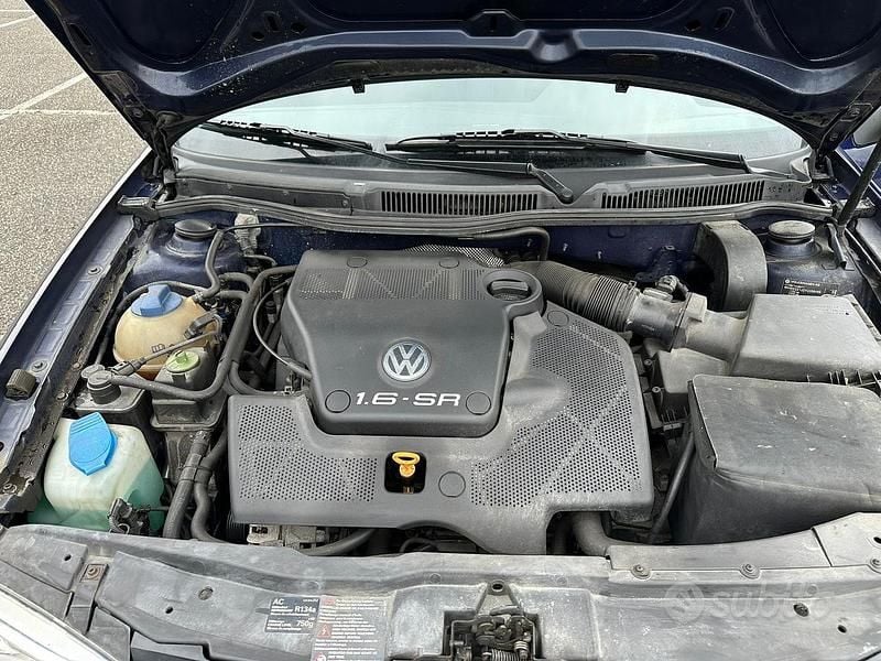 Usata VW Golf IV Highline 101 CV (74 kW) 2000 Blu Berlina