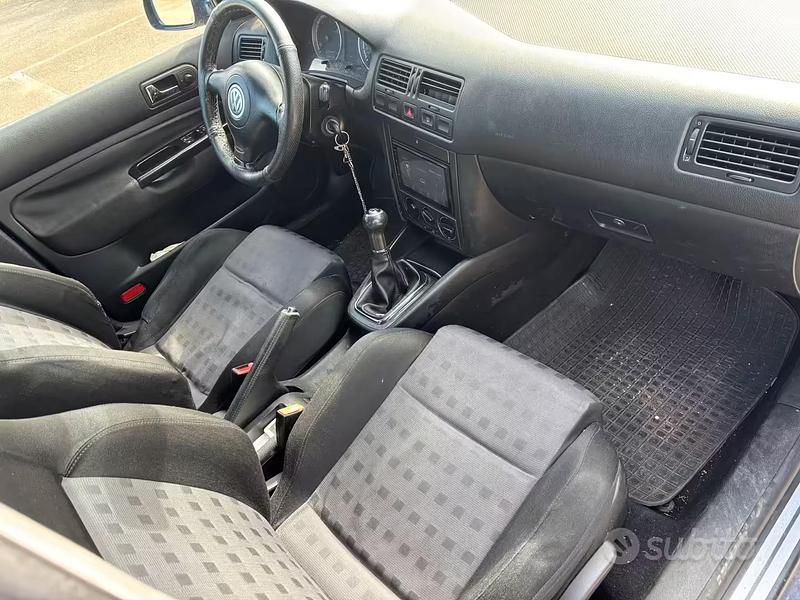 Usata VW Bora 101 CV (74 kW) 2005 Berlina