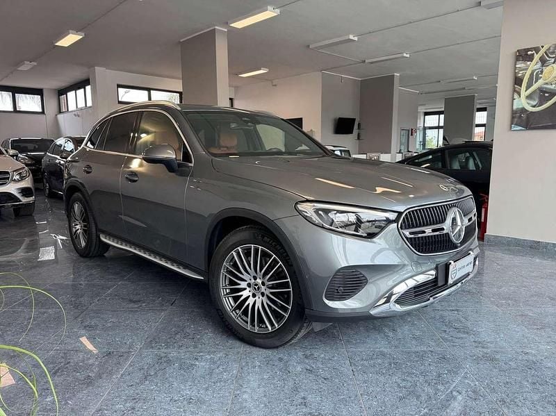Usata Mercedes GLC220 Advanced Plus 197 CV (144 kW) 2023 Selenite grey SUV