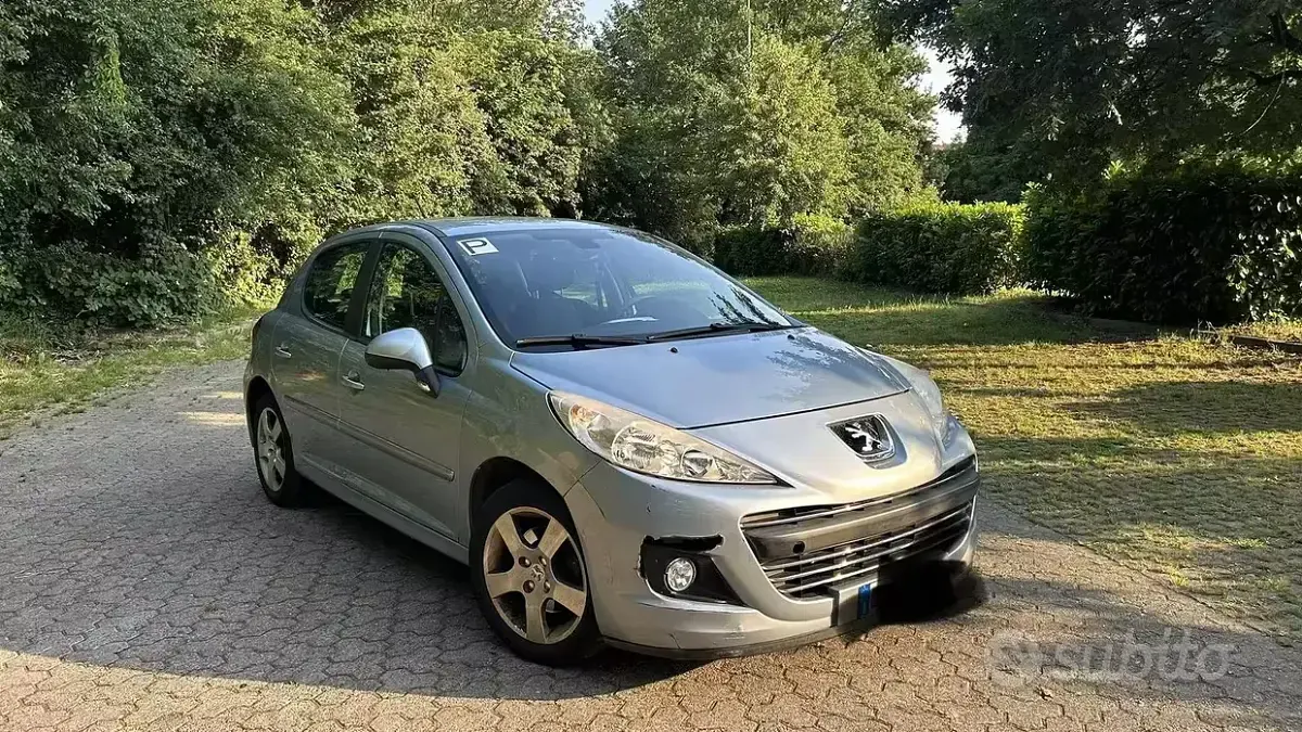 Usata Peugeot 207 120 CV (88 kW) 2010 Bluazzurro Berlina