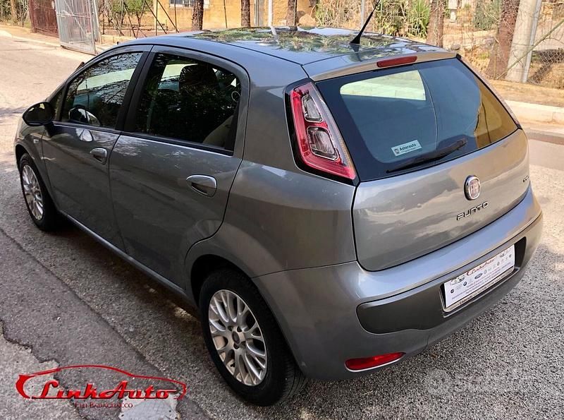 Grigio Usata 2011 Fiat Punto Evo S Due volumi | 4799 € (Buon prezzo) - Immagine 1/4