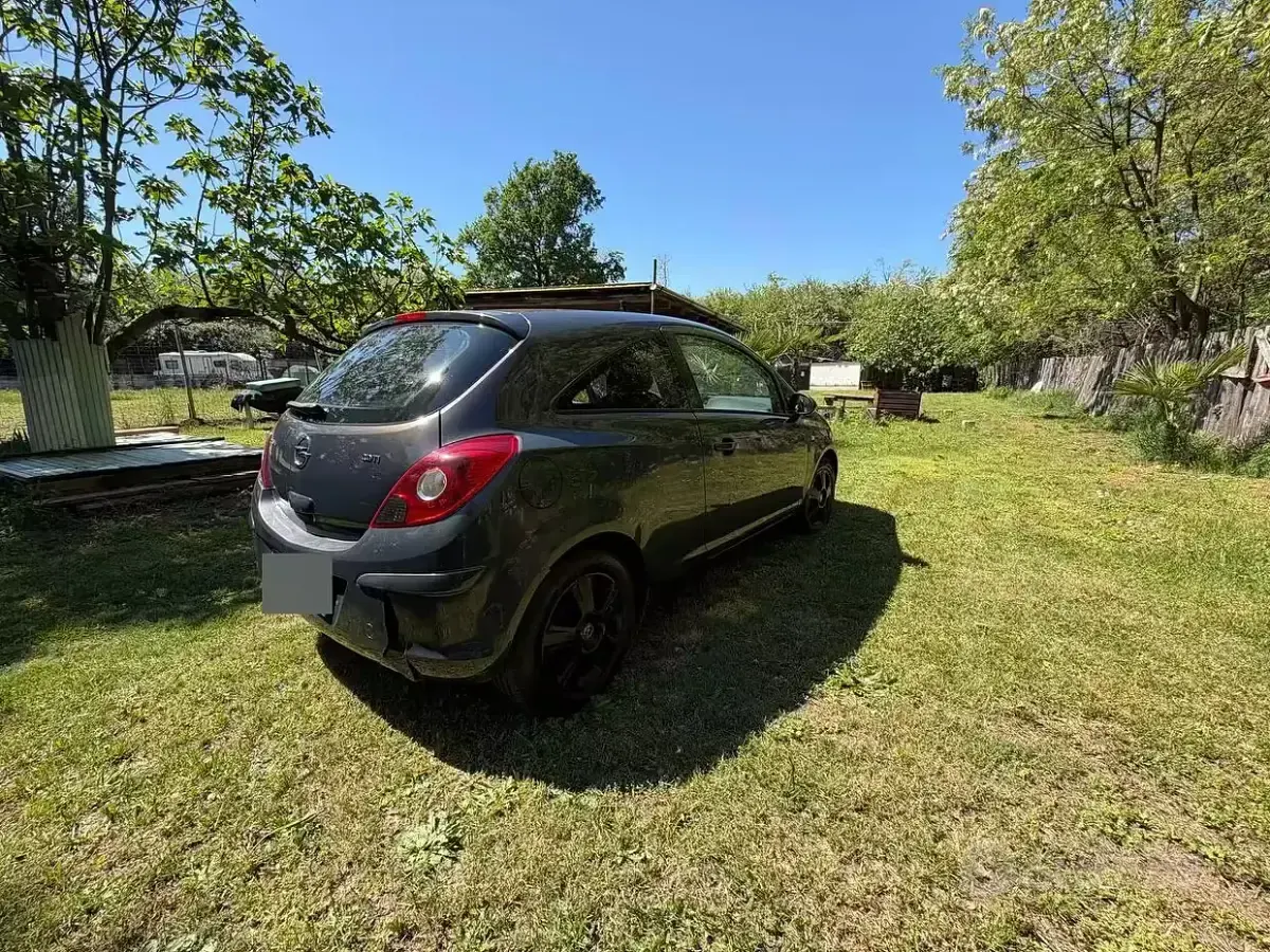 Usata Opel Corsa 75 CV (55 kW) 2013 Grigio Utilitaria