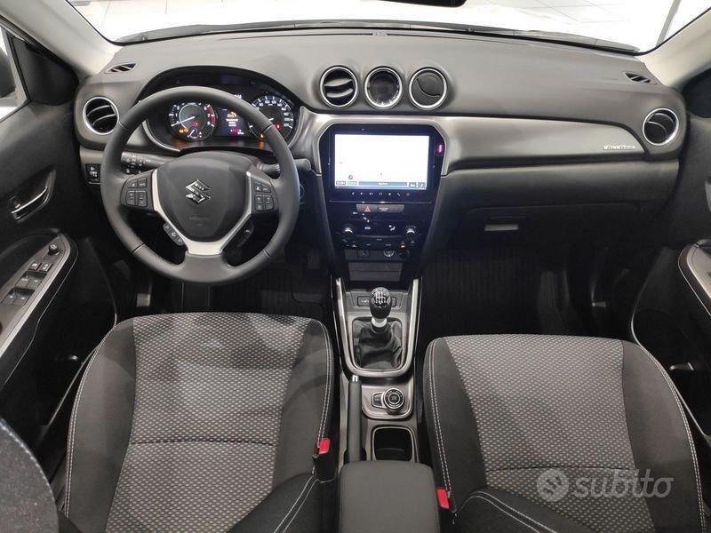 Usata Suzuki Vitara Cool 129 CV (94 kW) 2024 Bianco SUV