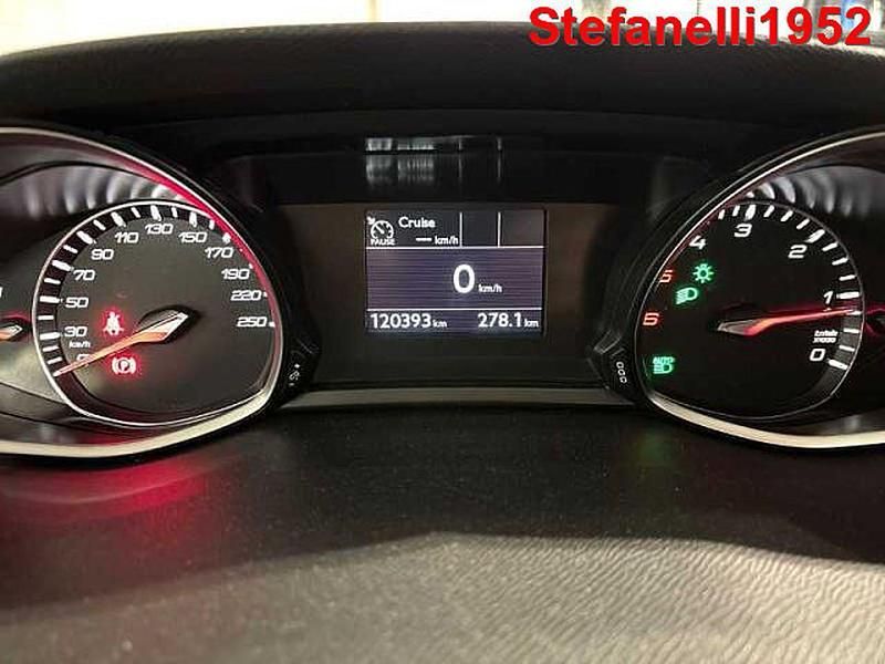 Occasion Peugeot 308 Allure 131 ch (96 kW) 2019 Argent Berline