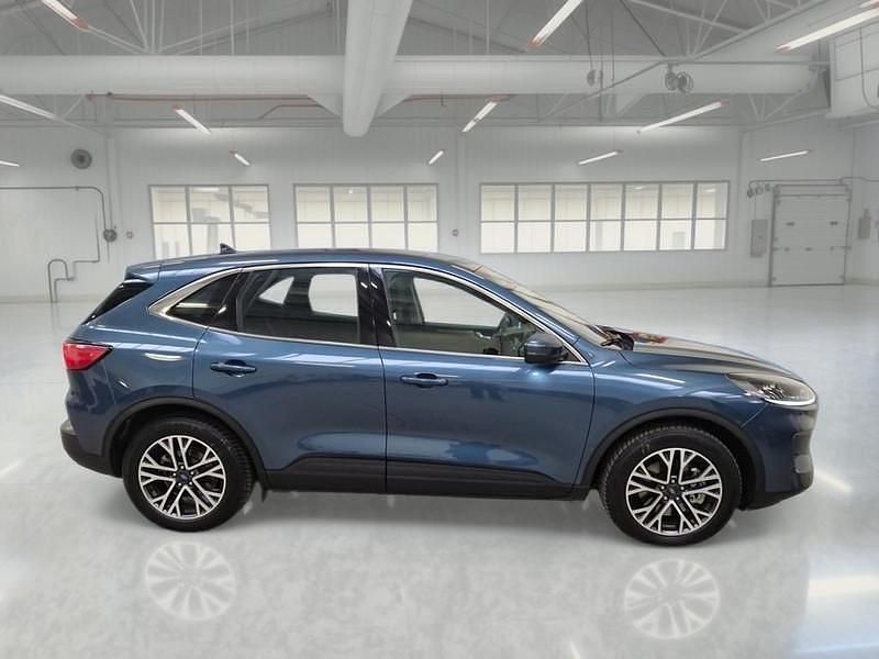 Usata Ford Kuga Titanium 152 CV (111 kW) 2020 Blu SUV