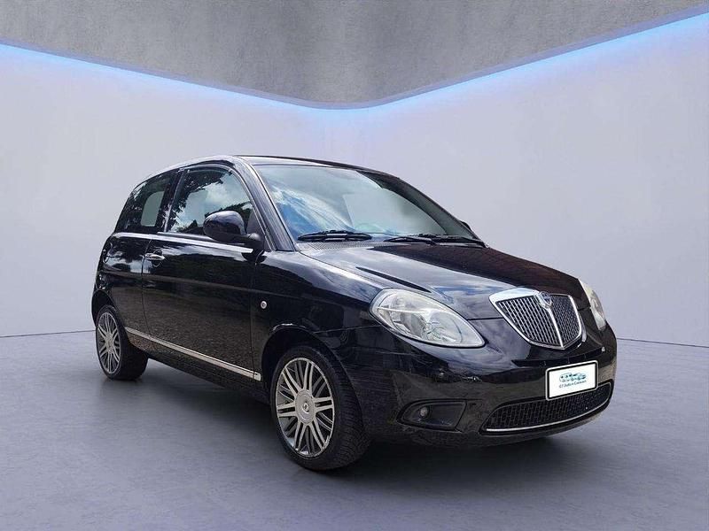 Usata Lancia Ypsilon 60 CV (44 kW) 2010 Nero Utilitaria