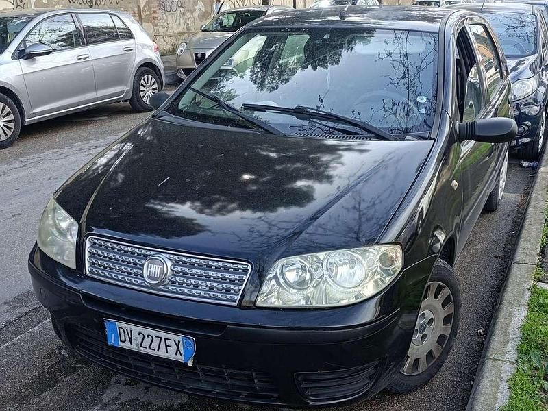 Usata Fiat Punto 90 CV (66 kW) 2009 Grigio Utilitaria