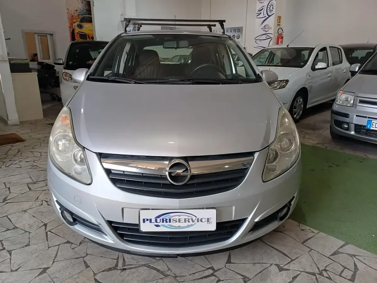 Usata Opel Corsa Cosmo 75 CV (55 kW) 2010 Grigio Utilitaria