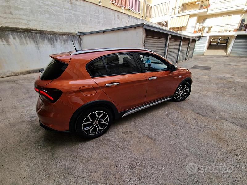 Usata Fiat Tipo Cross 101 CV (74 kW) 2021 Berlina