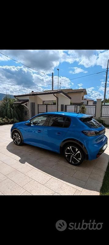 Usata Peugeot 208 100 kW (136 CV) 2021 Blu Utilitaria