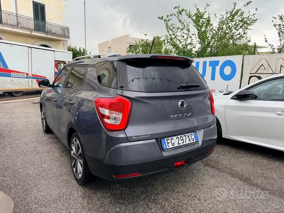 Begagnad SsangYong XLV 115 HK (84 kW) 2017 Grå SUV
