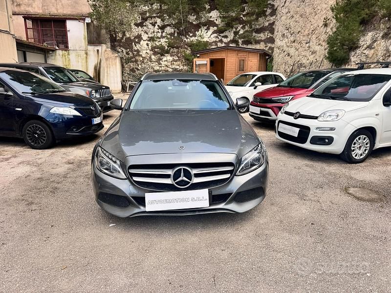 Usata Mercedes C200 Executive 136 CV (100 kW) 2018 Verde Station wagon