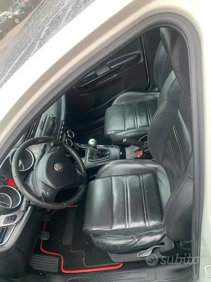 Usata Alfa Romeo Giulietta 105 CV (77 kW) 2015 Bianco Utilitaria
