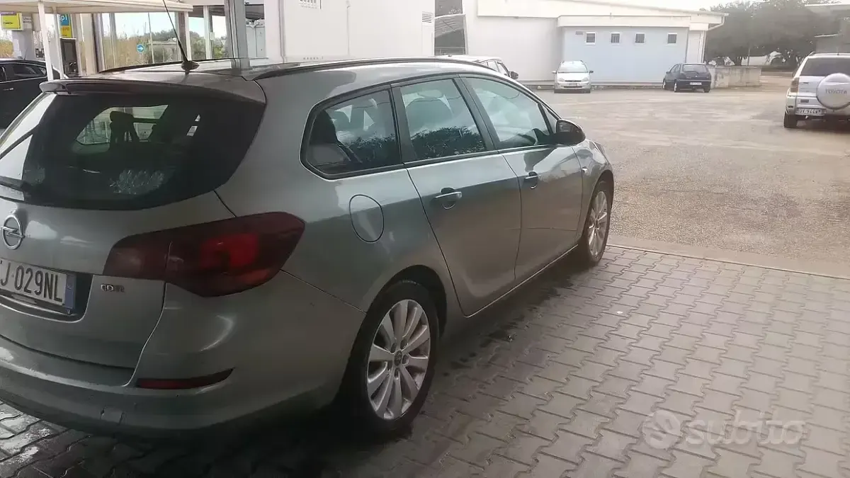 Usata Opel Astra 125 CV (91 kW) 2011 Station wagon