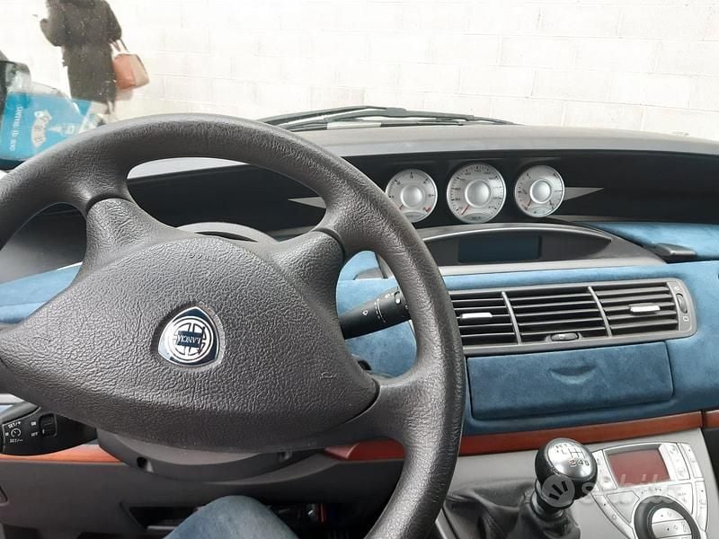 Usata Lancia Phedra 136 CV (100 kW) 2007 Grigio Monovolume