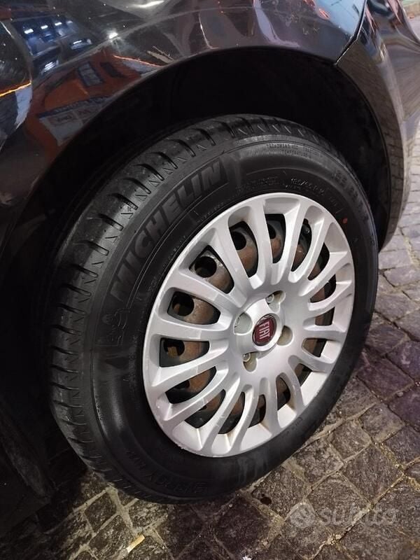 Usata Fiat Punto 69 CV (50 kW) 2018 Nero Utilitaria