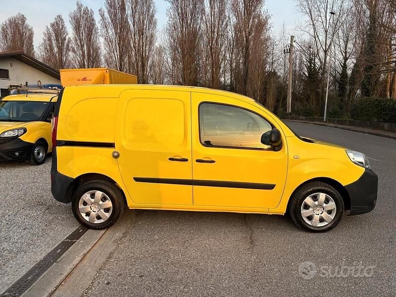 Usata Renault Kangoo LIMITED 110 CV (80 kW) 2019 Giallo Monovolume