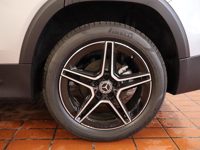 Nuova Mercedes GLB200 AMG Line Premium 150 CV (110 kW) 2026 Argento SUV