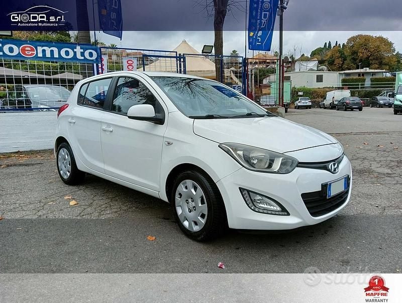 Usata Hyundai i20 84 CV (61 kW) 2014 Bianco Utilitaria