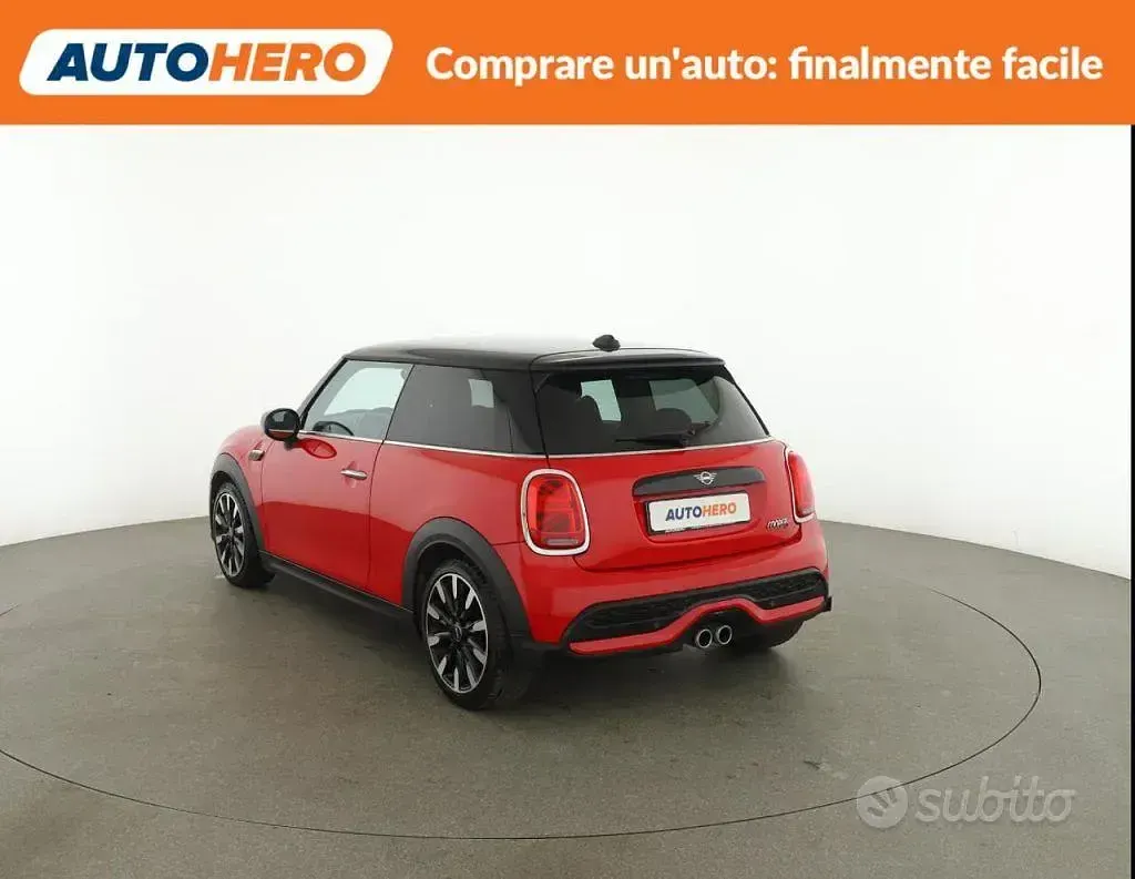 Begagnad Mini Cooper S Essential 178 HK (130 kW) 2023 Röd Halvkombi