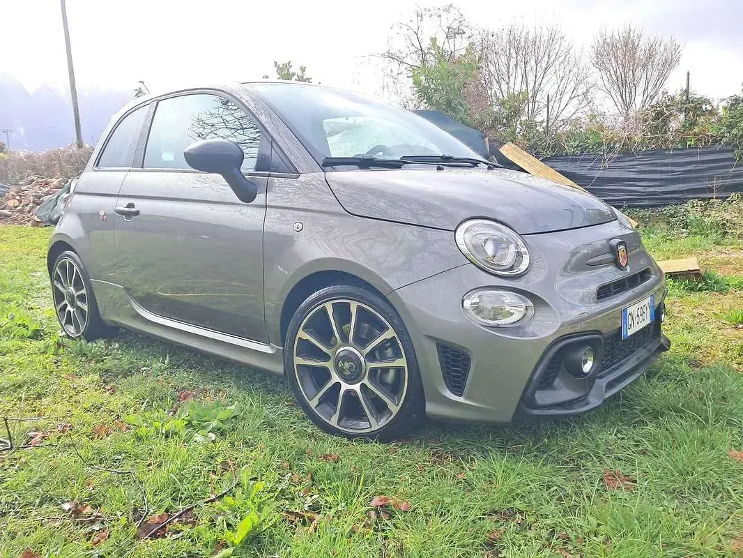 Usata Abarth 595 165 CV (121 kW) 2023 Grigio Utilitaria