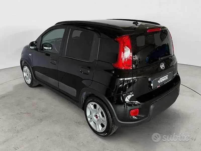 Usata Fiat Panda Cross Cross 69 CV (50 kW) 2023 Nero Utilitaria