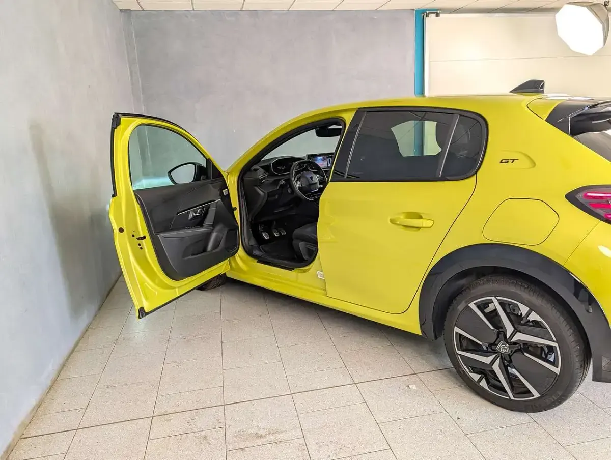 Usata Peugeot 208 GT 101 CV (74 kW) 2024 Other Utilitaria