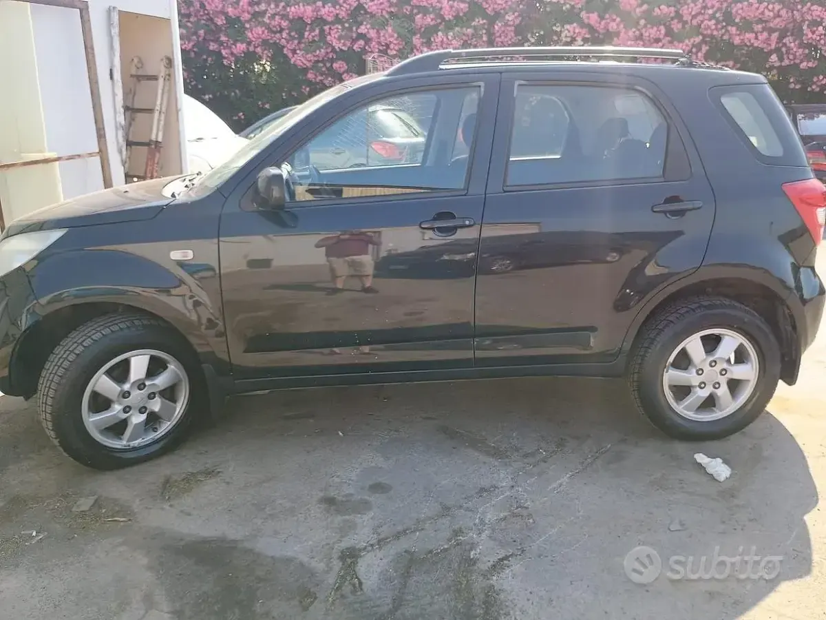 Usata Daihatsu Terios 105 CV (77 kW) 2008 Nero SUV