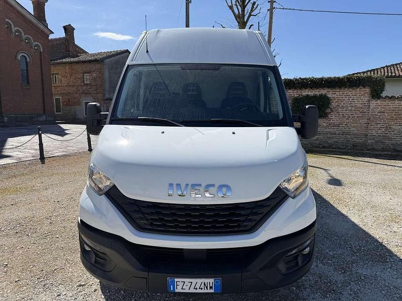 Usata Iveco Daily 136 CV (100 kW) 2019 Bianco Furgone
