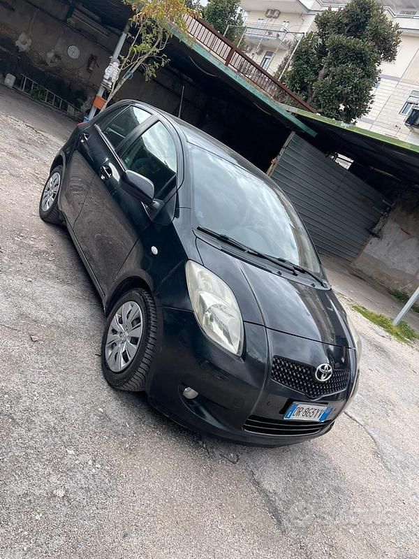 Usata Toyota Yaris 2008 Nero Utilitaria