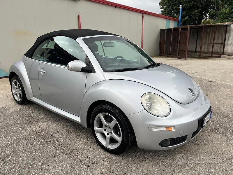 Grigio Usata 2006 VW Beetle Tre volumi | 5900 € (Molto cara) - Immagine 1/4