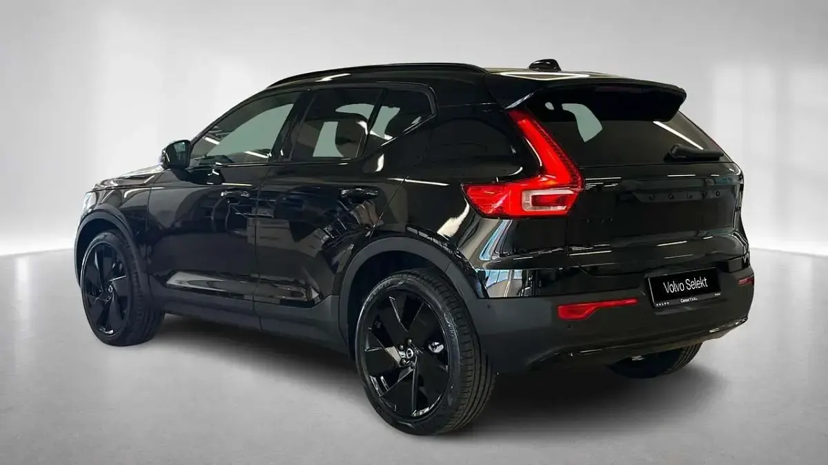 Nuova Volvo XC40 Plus 163 CV (119 kW) 2026 Nero SUV