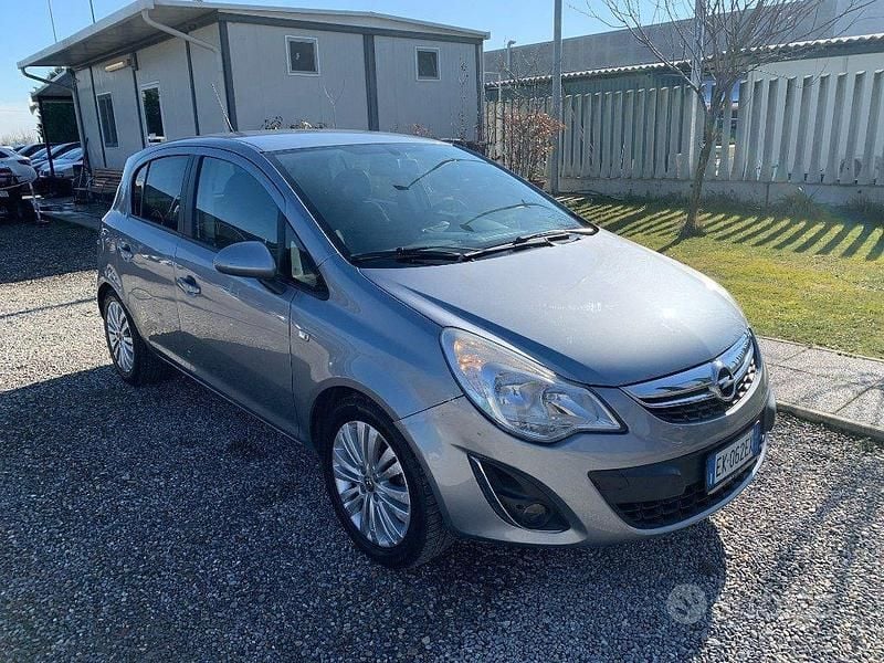 Usata Opel Corsa Club 86 CV (63 kW) 2011 Grigio Utilitaria